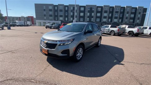 Used 2023 Chevrolet Equinox LS w/ LS Convenience Package image 4