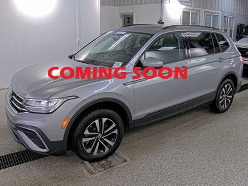 Used 2022 Volkswagen Tiguan S image 2
