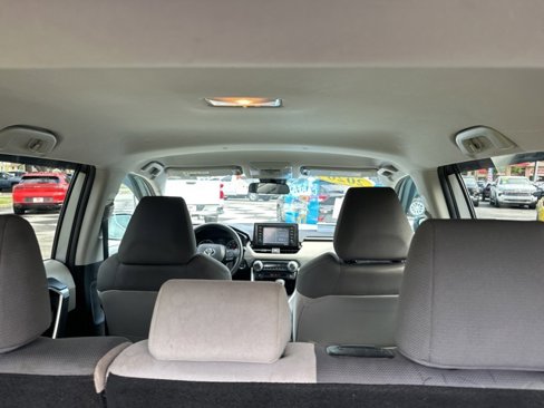 Used 2020 Toyota RAV4 XLE image 41