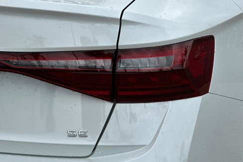 Used 2025 Volkswagen Jetta SE w/ Sunroof Package image 26