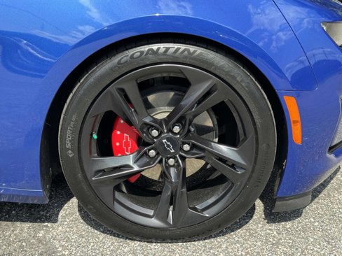 Used 2021 Chevrolet Camaro LT w/ RS Package image 26
