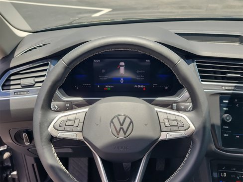 Used 2022 Volkswagen Tiguan SE image 28
