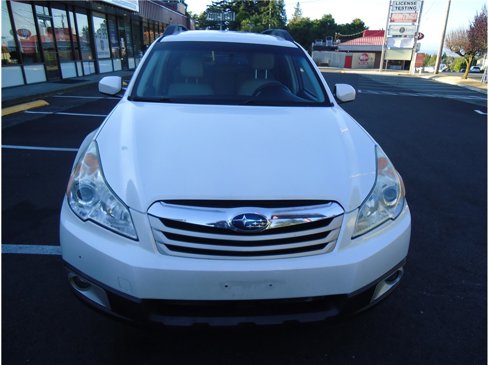 Used 2010 Subaru Outback 2.5i Premium image 2