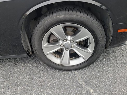 Used 2019 Dodge Challenger SXT image 11