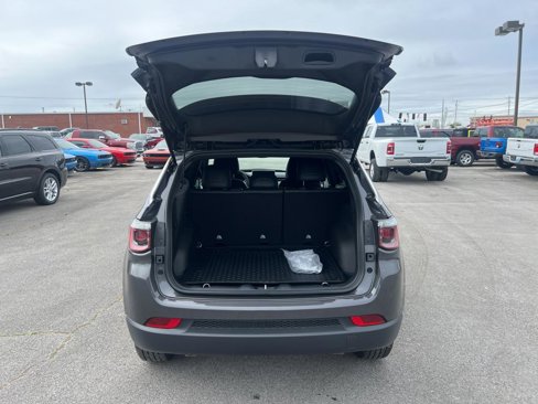 Used 2024 Jeep Compass Latitude w/ Convenience Group image 20