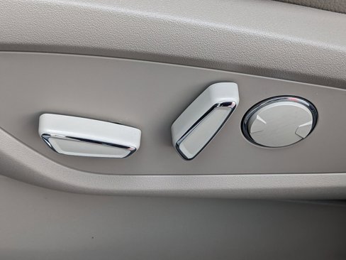 Certified 2023 Lincoln Nautilus AWD w/ Premium Package image 19