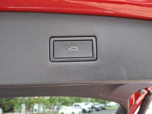 Used 2022 Volkswagen Tiguan SE image 29