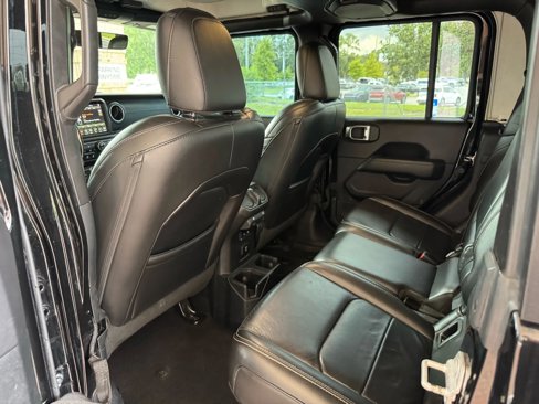 Used 2020 Jeep Gladiator Overland image 18