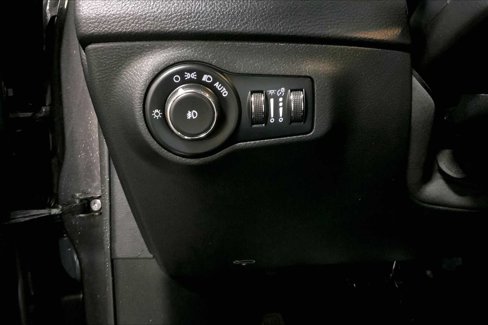 Used 2017 Jeep Compass Latitude w/ Cold Weather Group image 33