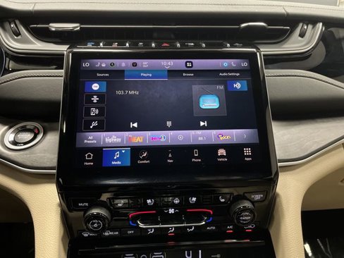 Used 2022 Jeep Grand Cherokee Limited 4xe w/ Luxury Tech Group II image 20