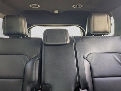 Used 2017 Ford Explorer XLT w/ Equipment Group 202A image 12