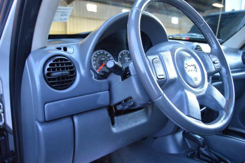 Used 2005 Jeep Liberty Renegade image 24