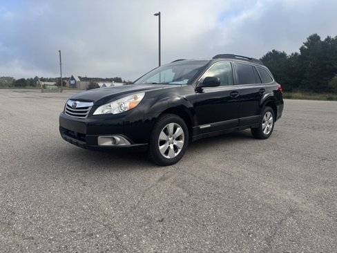 Used 2010 Subaru Outback 2.5i Premium w/ Popular Equipment Group 1B image 1