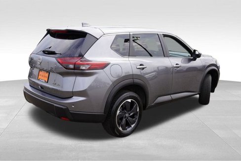 Used 2024 Nissan Rogue SV image 6