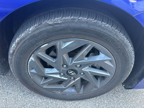 Used 2024 Hyundai Elantra SEL image 7