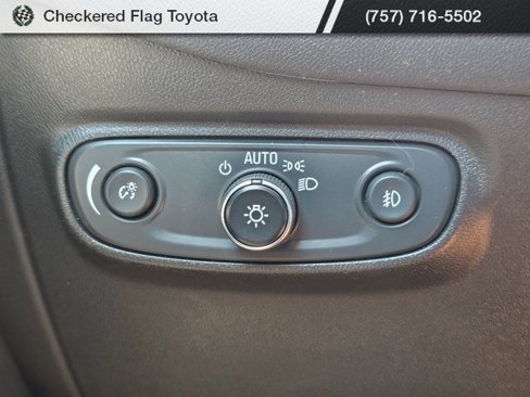 Used 2021 Chevrolet Equinox LT w/ Driver Convenience Package image 11