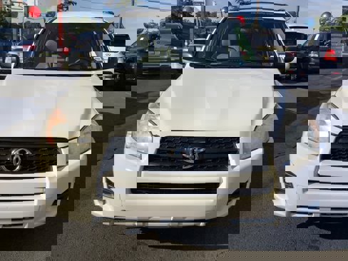Used 2011 Toyota RAV4 4WD image 2
