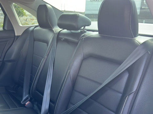 Used 2023 Volkswagen Jetta SE w/ Panoramic Sunroof Package image 19