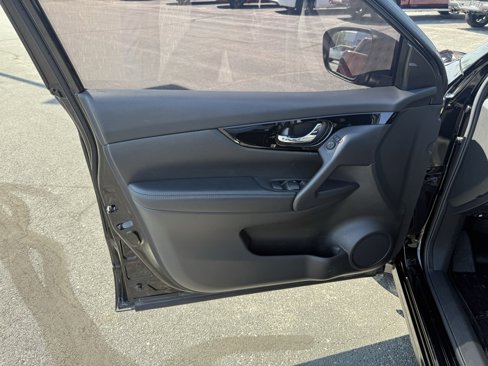 Used 2020 Nissan Rogue Sport SV w/ All-Weather Package image 18