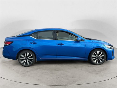 Used 2024 Nissan Sentra SV w/ SV Premium Package image 6