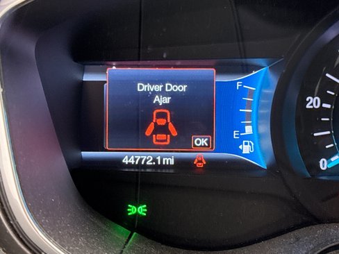 Used 2020 Ford Fusion SE image 9