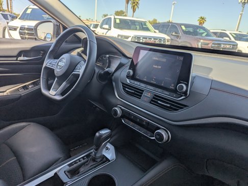 Used 2022 Nissan Altima 2.5 SR image 9