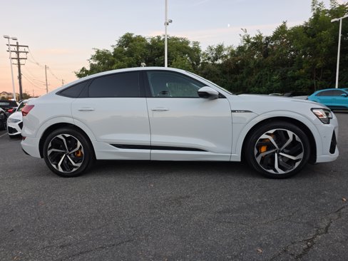 Used 2022 Audi e-tron Premium Plus w/ Premium Plus Package image 14