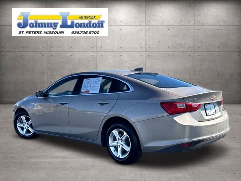 Used 2023 Chevrolet Malibu LT image 3