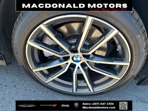 Used 2020 BMW 330i xDrive Sedan w/ Premium Package image 4