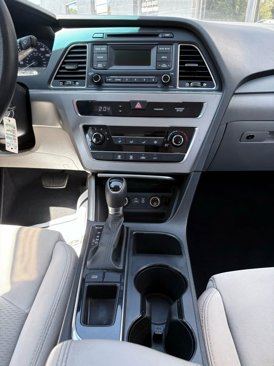 Used 2017 Hyundai Sonata SE image 26
