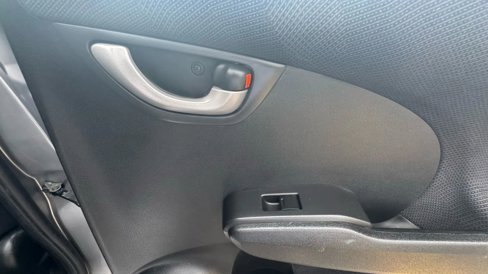 Used 2010 Honda Fit Sport image 24