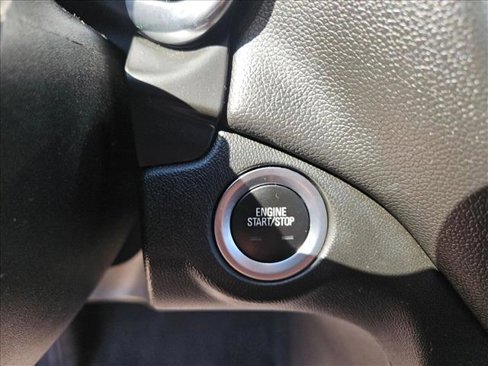Used 2019 Chevrolet Equinox LT w/ Driver Convenience Package image 18