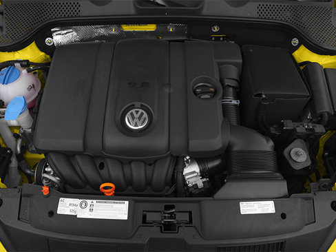 Used 2013 Volkswagen Beetle 2.5 image 13