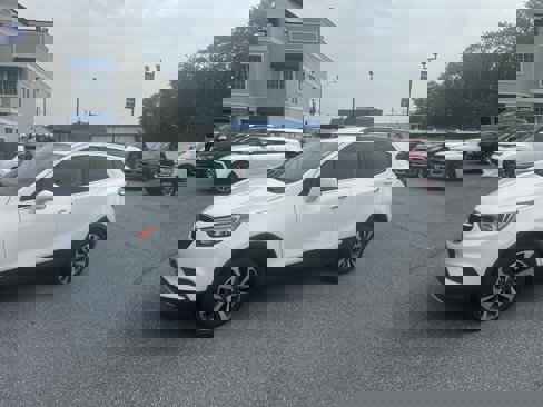 Used 2022 Buick Encore Preferred w/ Safety Package image 2