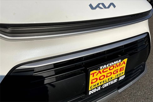 Used 2024 Kia Niro LX image 29