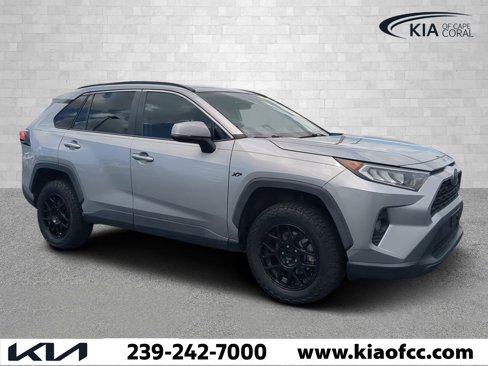 Used 2019 Toyota RAV4 XLE image 1
