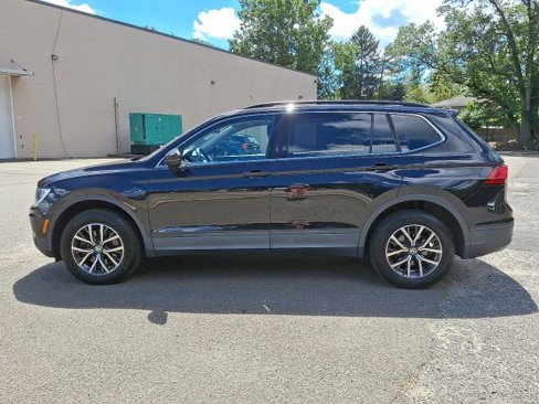 Used 2019 Volkswagen Tiguan SE w/ Panoramic Sunroof Package image 6