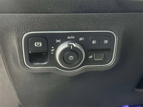 Used 2022 Mercedes-Benz GLB 250 4MATIC image 18