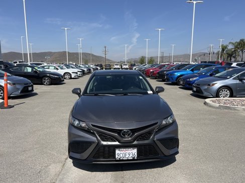 Used 2023 Toyota Camry SE image 3