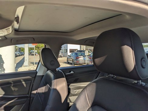 Certified 2020 Volkswagen Jetta SEL Premium image 21