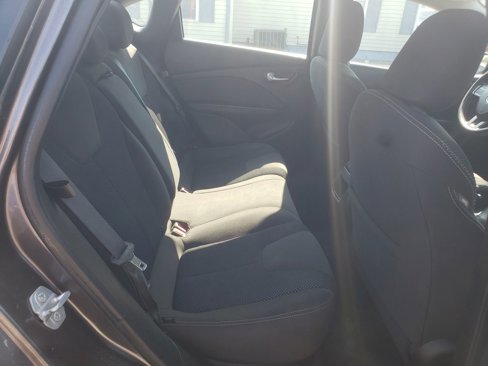 Used 2015 Dodge Dart SXT image 16