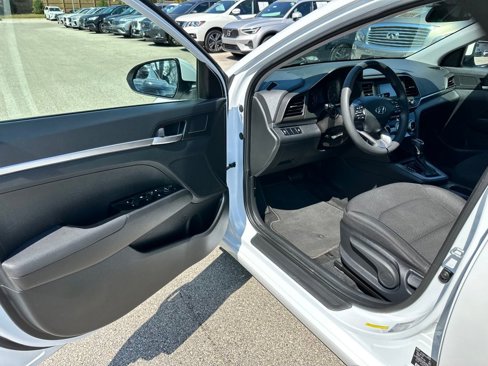 Used 2019 Hyundai Elantra SE w/ Cargo Package image 12