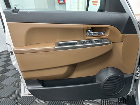 Used 2012 Jeep Liberty Limited image 19