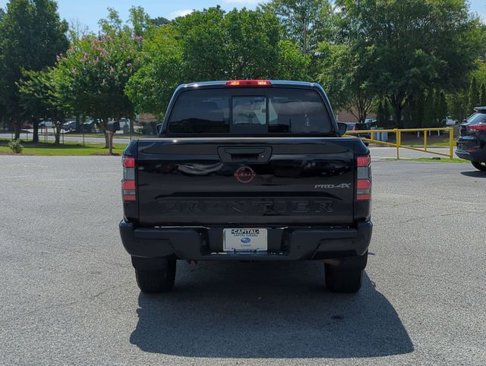 Used 2022 Nissan Frontier PRO-4X w/ Technology Package image 10