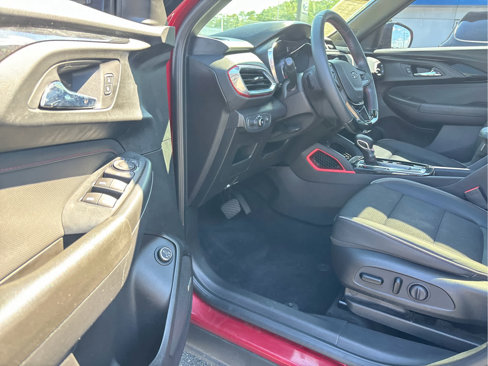 Used 2021 Chevrolet TrailBlazer RS w/ Sun and Liftgate Package image 7