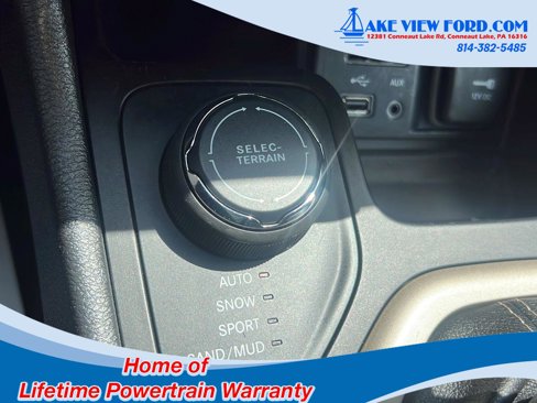 Used 2017 Jeep Cherokee Limited image 25