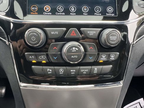 Used 2022 Jeep Grand Cherokee Limited image 23