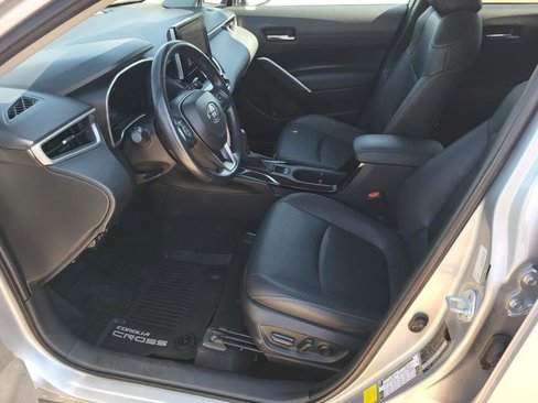 Used 2023 Toyota Corolla Cross XLE image 16