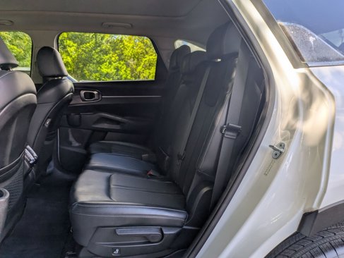 Used 2021 Kia Sorento S w/ Panoramic Sunroof Package image 10