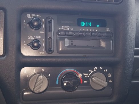 Used 1998 Chevrolet S10 Pickup LS w/ Preferred Equipment Group image 8